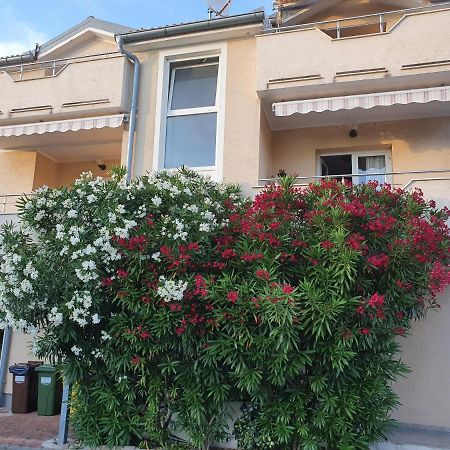 Apartments Zoretic Malinska Ngoại thất bức ảnh