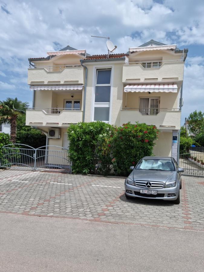 Apartments Zoretic Malinska Ngoại thất bức ảnh