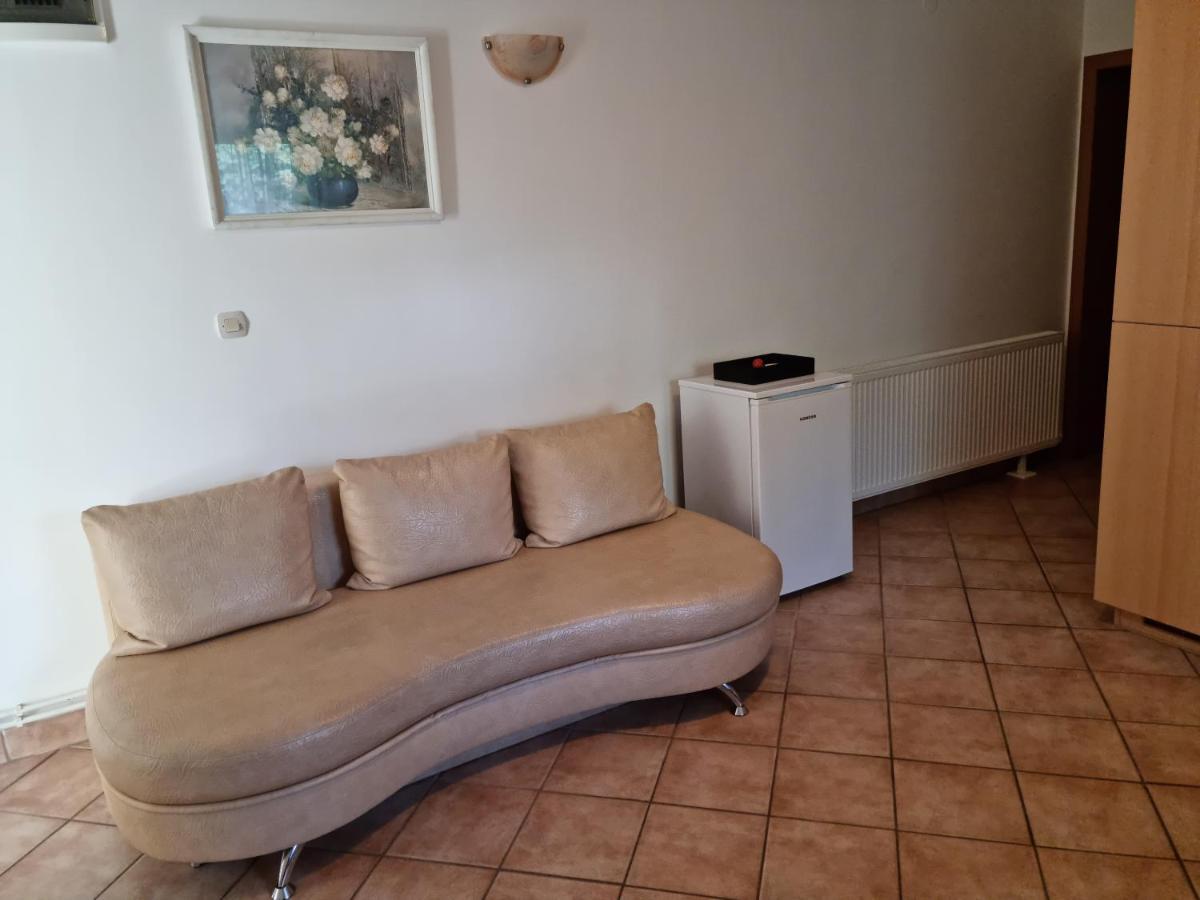 Apartments Zoretic Malinska Ngoại thất bức ảnh