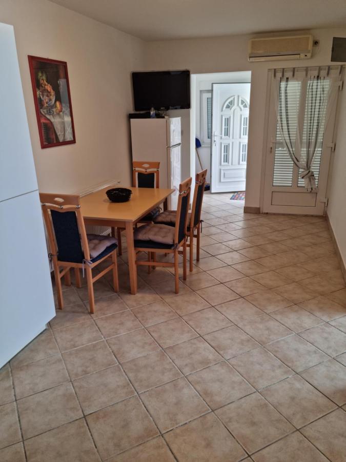 Apartments Zoretic Malinska Ngoại thất bức ảnh