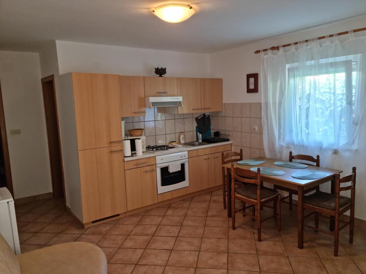 Apartments Zoretic Malinska Ngoại thất bức ảnh